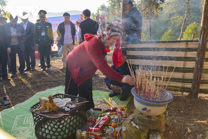 Ha Nhi ethnic group celebrate new year festival - 6 Ha Nhi ethnic group celebrate new year festival - 6