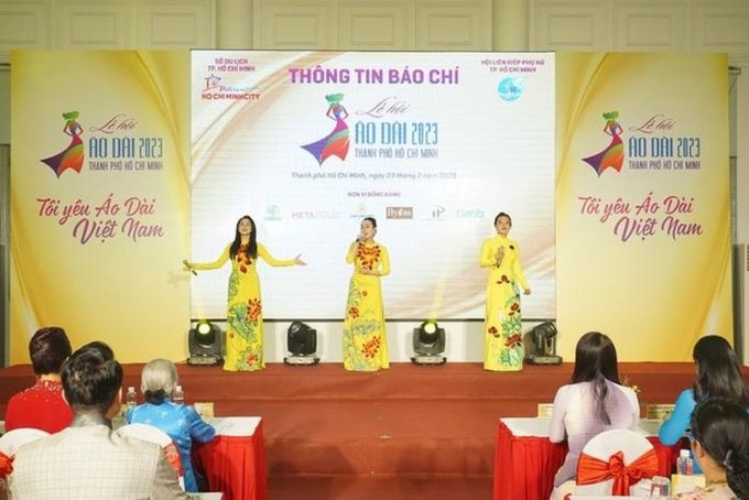 HCM City to popularise Ao Dai Festival in Singapore - 1 HCM City to popularise Ao Dai Festival in Singapore - 1