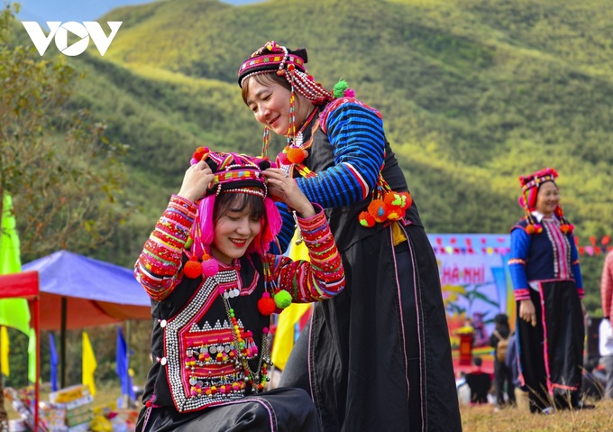 Ha Nhi ethnic group celebrate new year festival - 7 Ha Nhi ethnic group celebrate new year festival - 7