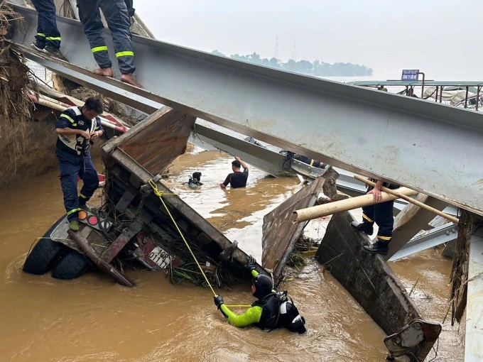 Over VND9 billion approved for Phu Tho bridge salvage - 1