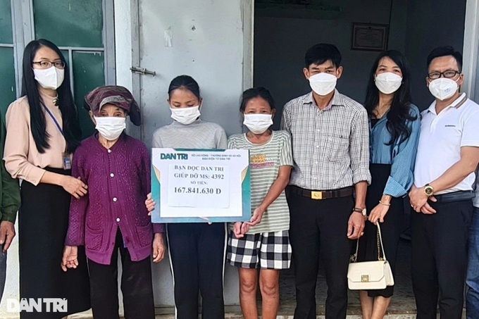 Sickly Thanh Hoa family receives help - 1 Sickly Thanh Hoa family receives help - 1