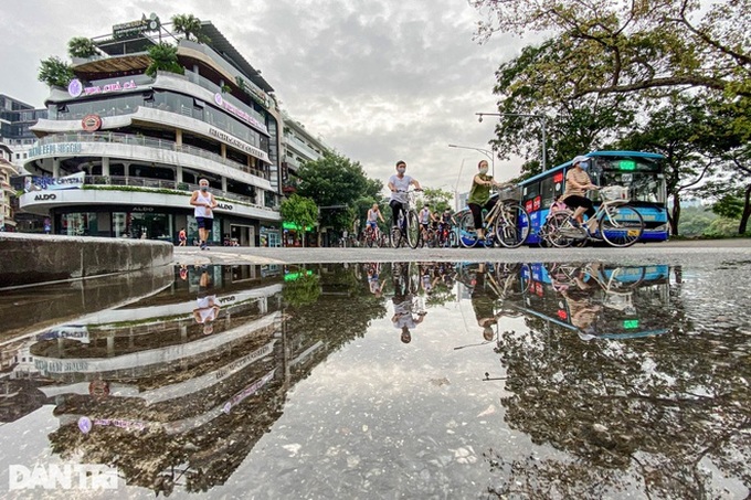 Hanoi suspends public transport to 14 localities - 1