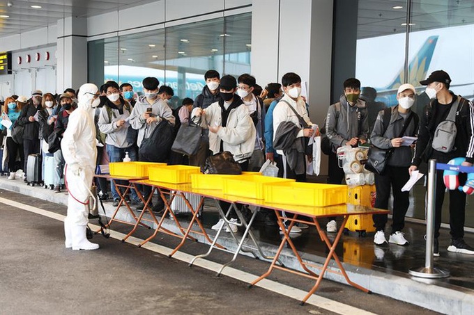 Nearly 1,800 people quarantined on South Korea flights to Van Don airport - 1