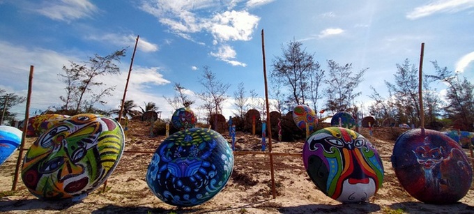 Colourful bamboo basket boats in Quang Nam’s mural village attracts visitors - 2