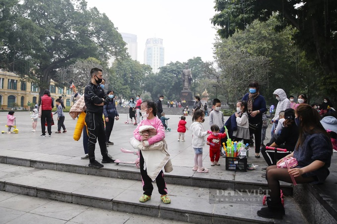 Hanoi tourist places crowded despite Covid-19 spread - 4 Hanoi tourist places crowded despite Covid-19 spread - 4