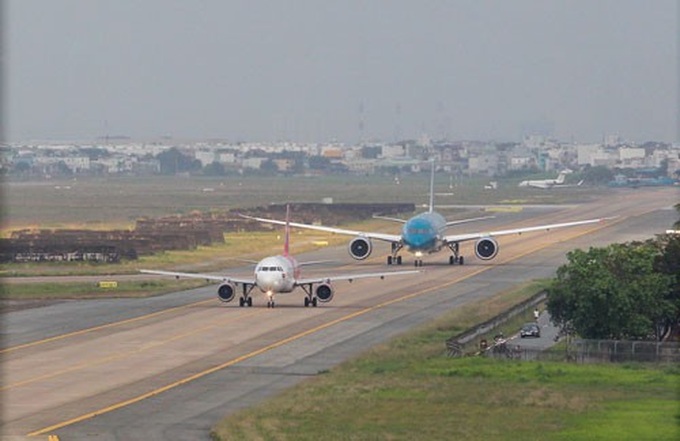 Capital allocation for upgrading Hanoi, HCM City airports proposed - 1