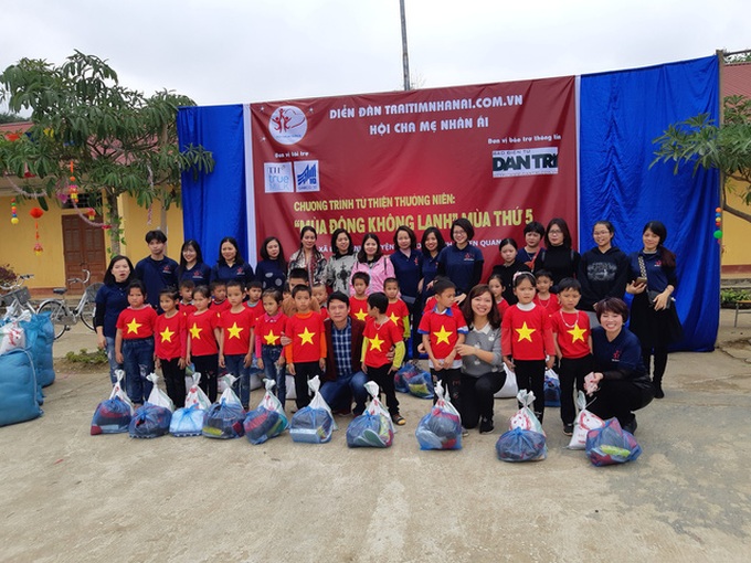 Tet presents for deprived children - 2