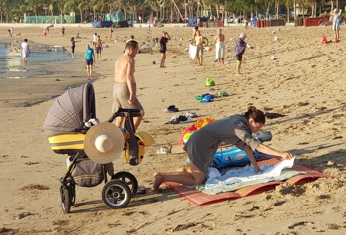 Nha Trang beach reopens on May 4 - 3