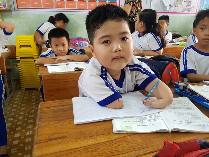 Disabled boy pursues passion to study - 1 Disabled boy pursues passion to study - 1