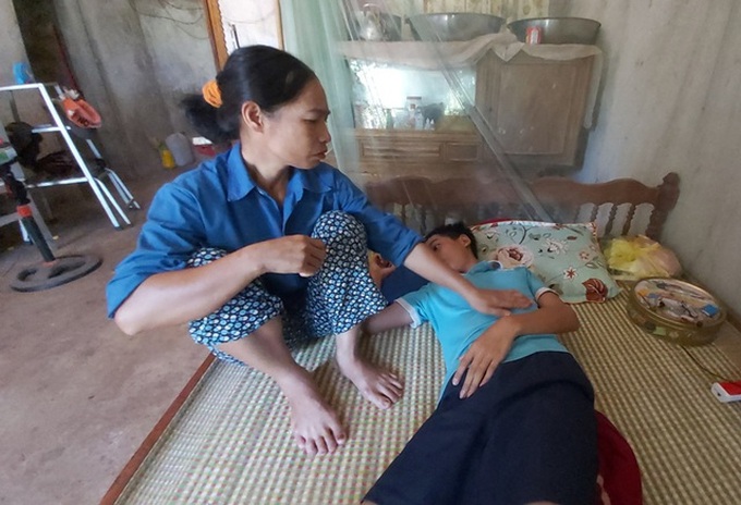 Poor student in Thanh Hoa on verge of death due to heart disease - 1 Poor student in Thanh Hoa on verge of death due to heart disease - 1
