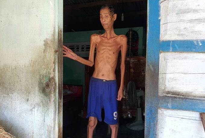 Dantri/DTiNews readers support poor, ailing man in Phu Yen - 1