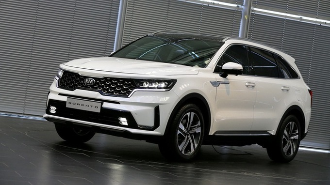 Big discounts offered to boost Vietnam car sales - 1