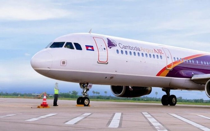 Vietnam Airlines sells 35 percent stake in Cambodian carrier - 1