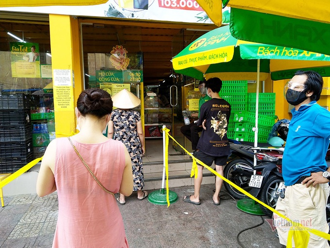 Many HCM City residents fined for inappropriate travels - 7 Many HCM City residents fined for inappropriate travels - 7