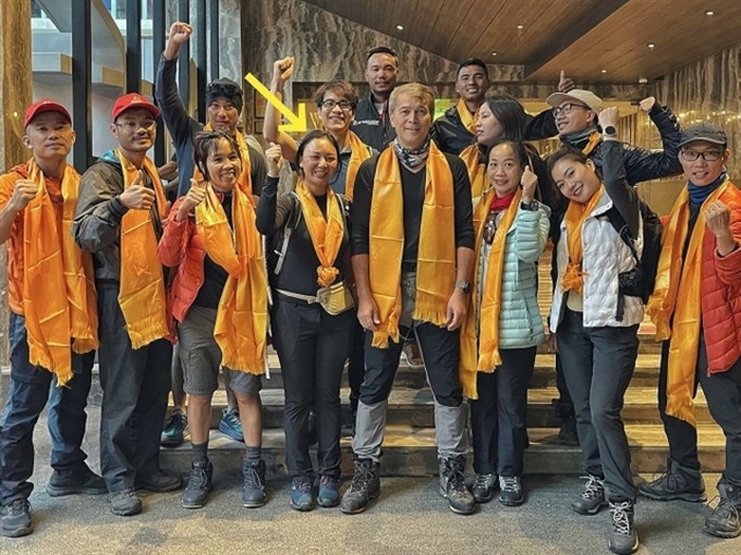 First Vietnamese woman reaches summit of Mount Everest - 2