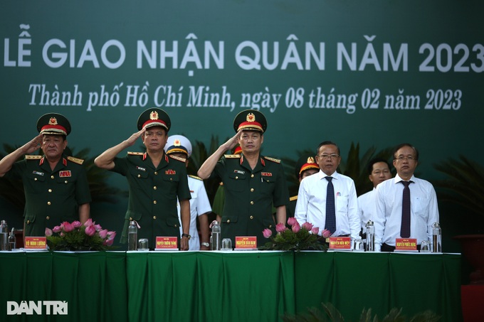 Thousands set off for military service in HCM City - 2 Thousands set off for military service in HCM City - 2
