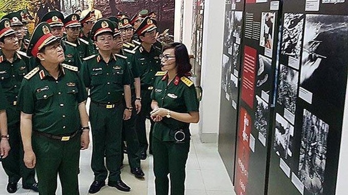 Minister of Defence visits Ho Chi Minh Trail Museum - 1