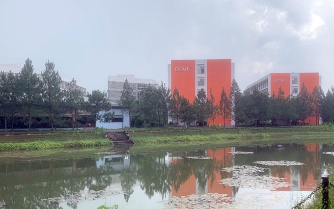 Hanoi residents at risk of outbreak relocate - 2