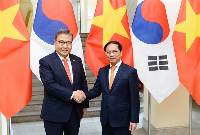 Vietnam and RoK target $100 billion in two-way trade in 2023 - 1