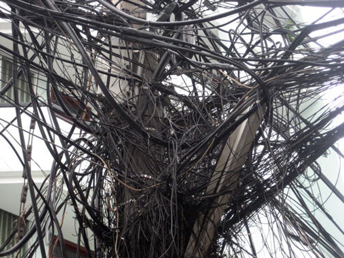 HCM City's overhead electrical cables to be buried underground by 2025 - 1