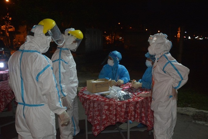 Danang search for people that had contact with new Covid-19 cases - 1