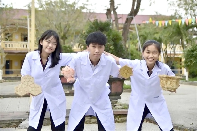 High school students use discarded agricultural, fishery waste for green products - 1