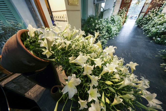 Hanoi restaurant use flower décor to attract diners - 4 Hanoi restaurant use flower décor to attract diners - 4