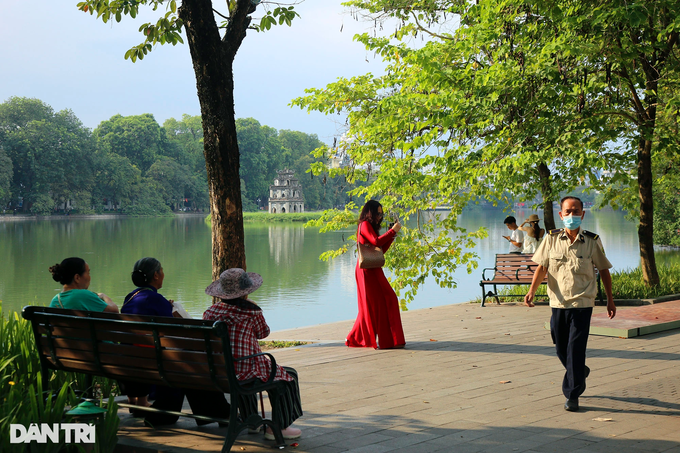 Beautiful Hanoi in autumn - 1