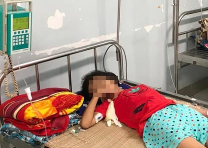 Girl faces critical condition after accidentally drinking acid - 1