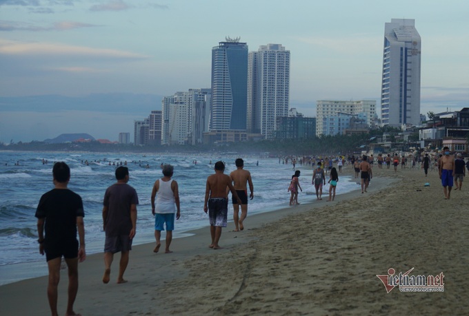 Danang reopens public beaches - 1