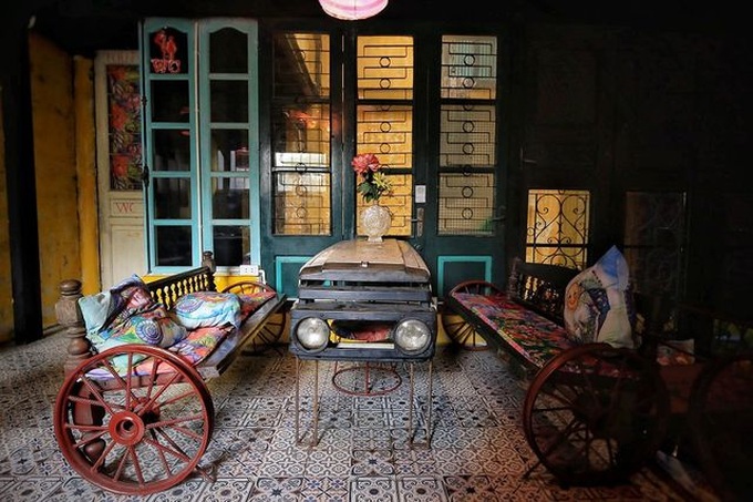 Hanoi coffee shop decorated with recycled items - 3 Hanoi coffee shop decorated with recycled items - 3