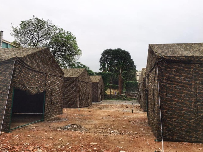 Field hospital being built inside Bach Mai Hospital amid Covid-19 outbreak - 2