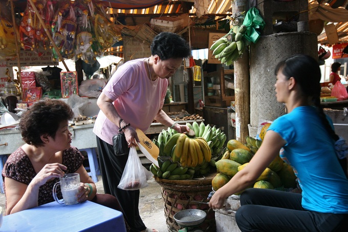 Hanoi's old Hang Be Market - 6