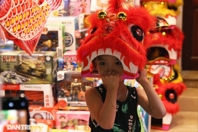 Hang Ma Street shines with Mid-Autumn Festival decorations - 3