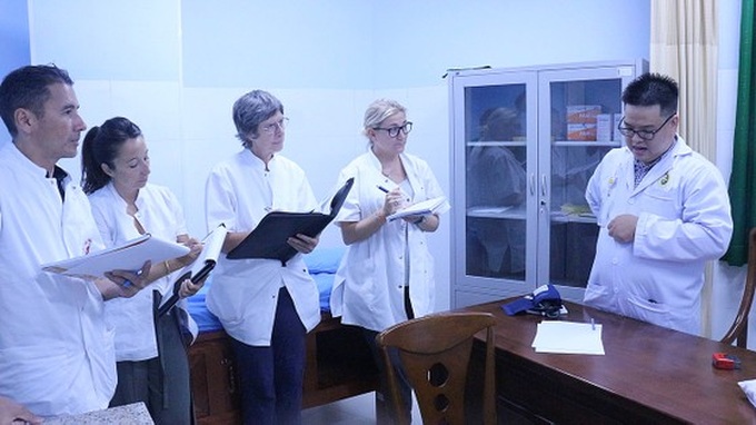 HCM City hospital opens traditional medicine class for foreigners - 1 HCM City hospital opens traditional medicine class for foreigners - 1