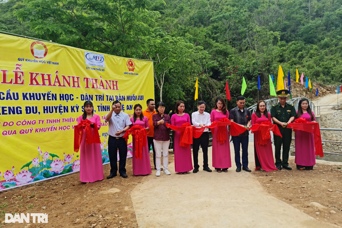 New Dantri Bridge opens in remote Nghe An village - 1 New Dantri Bridge opens in remote Nghe An village - 1