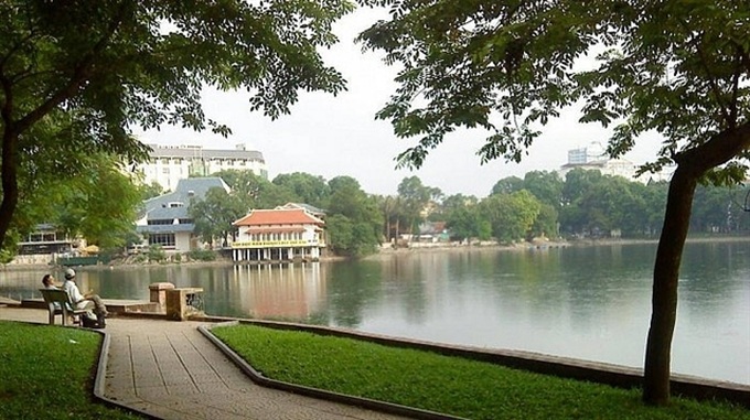 Five public squares to be built around Hanoi lake - 1