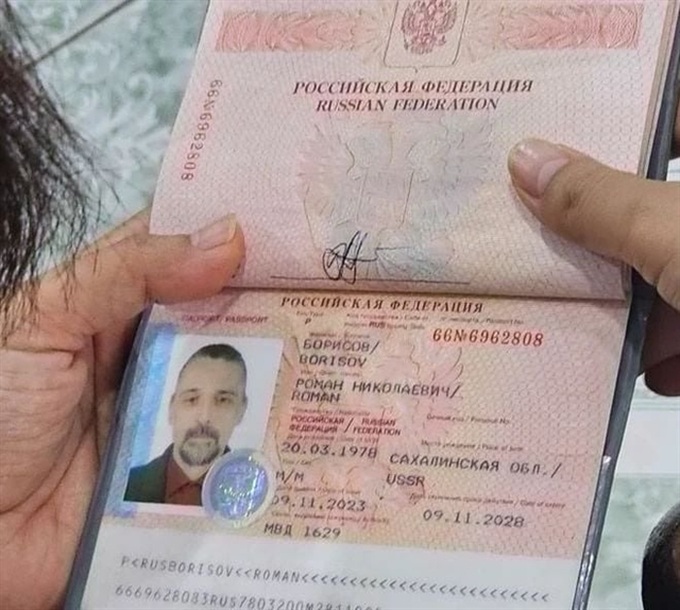 Russian man found drifting on tidal flat in northern Vietnam - 2