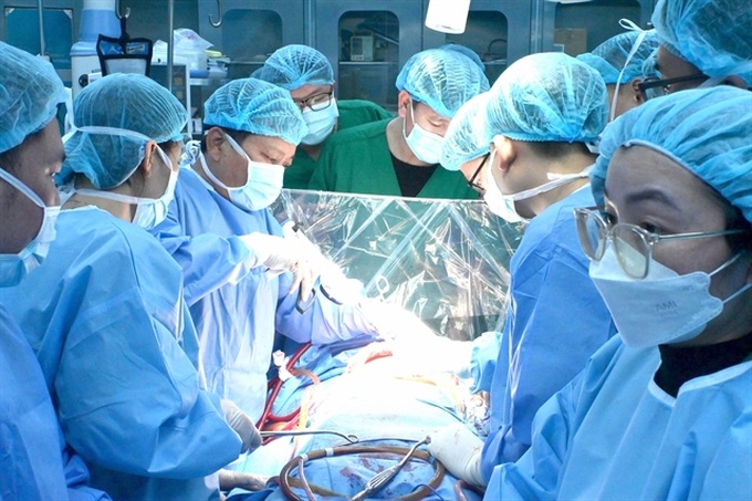 Lung transplant numbers still low in Vietnam - 1