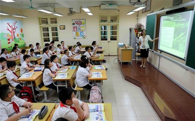 Gradually making English second language in schools: Politburo - 1