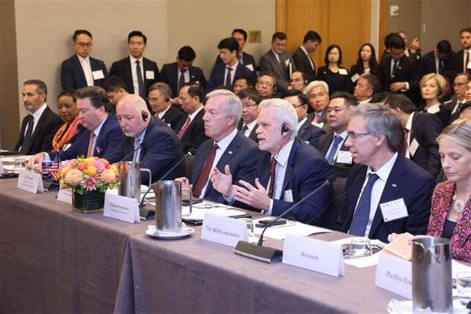 Top leader attends forum with leading US businesses - 2