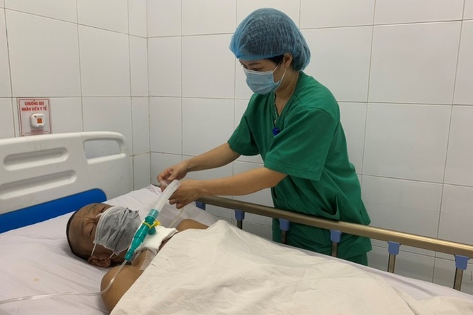 Dantri/DTiNews readers support poor man in Danang - 1