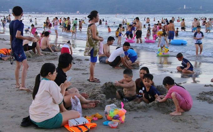 Robbery warnings at Danang beaches - 1 Robbery warnings at Danang beaches - 1