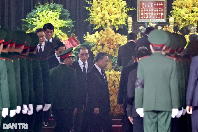 Memorial and burial services held for Party General Secretary Nguyen Phu Trong - 7 Memorial and burial services held for Party General Secretary Nguyen Phu Trong - 7