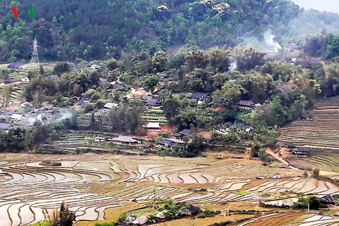 Stunning rice terraced fields in Lai Chau - 4