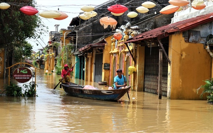 Hoi An battered by third flood within a month - 3
