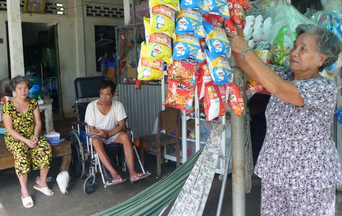 Wife suffers from mental illness after husband paralysed - 1 Wife suffers from mental illness after husband paralysed - 1