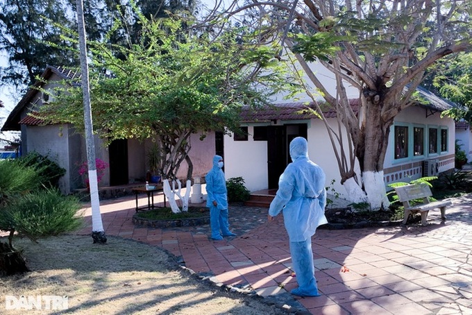 More field hospital and quarantine facilities set up in HCM City - 1