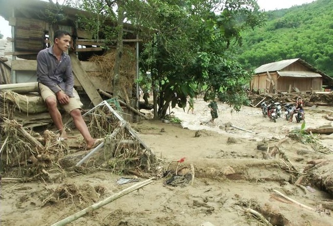Man loses six family members in Thanh Hoa flood - 1
