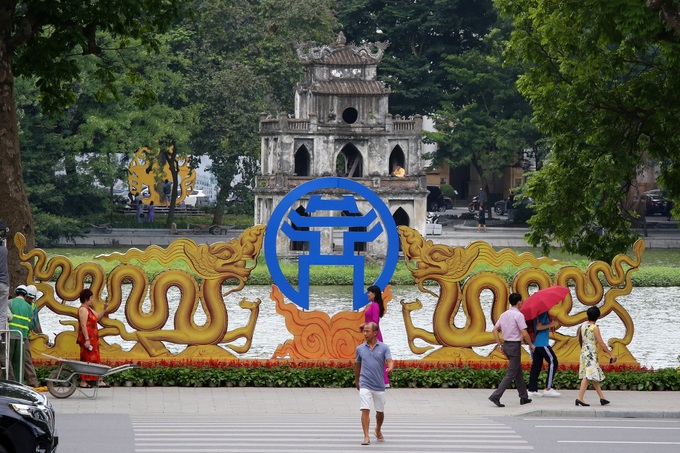 Hanoi streets decorated for Liberation Day - 1 Hanoi streets decorated for Liberation Day - 1
